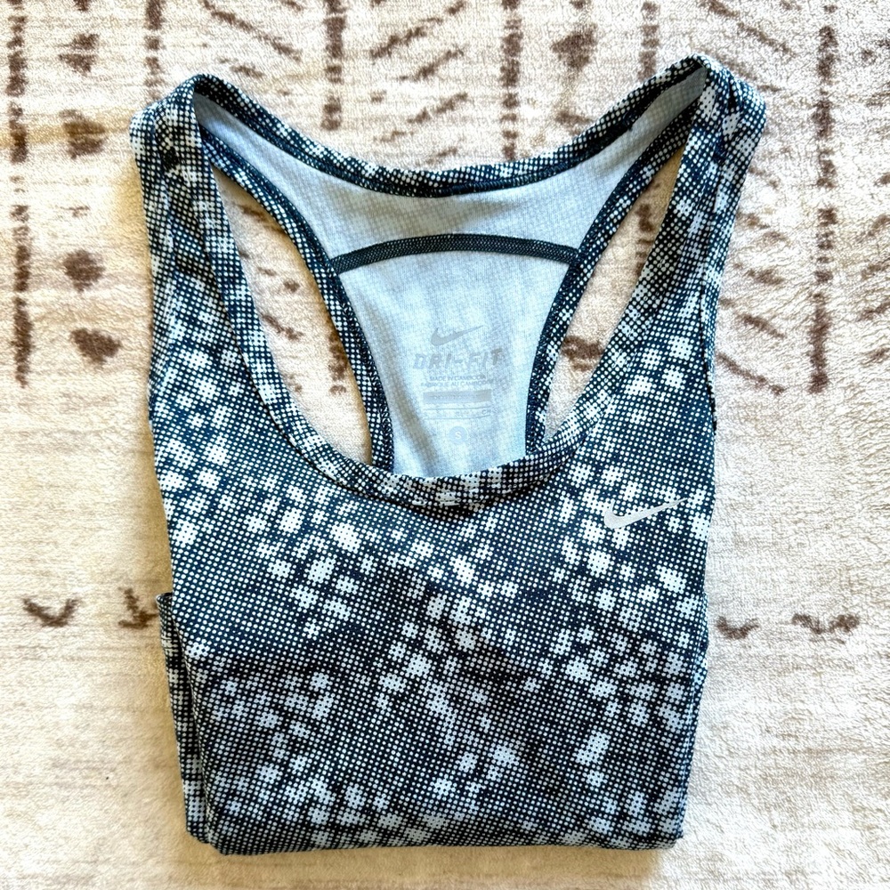 Nike Women's Dri-Fit tank. Size Small
